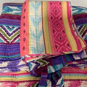 Reservable Double Comforter Quilted Blanket with Two Shams